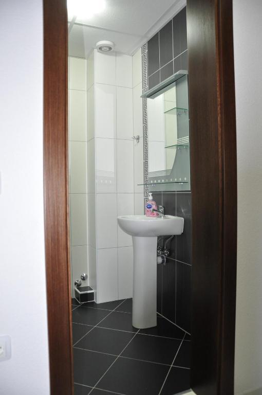 Marina Apartments โอครีด ภายนอก รูปภาพ